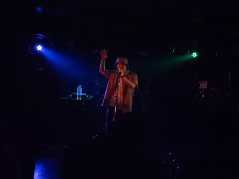 P1066769